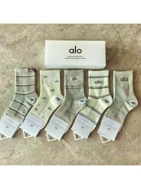A31- ALO Yoga Women's Subtle Stripe & Dot Half-Crew Socks 5-Pair Box Set